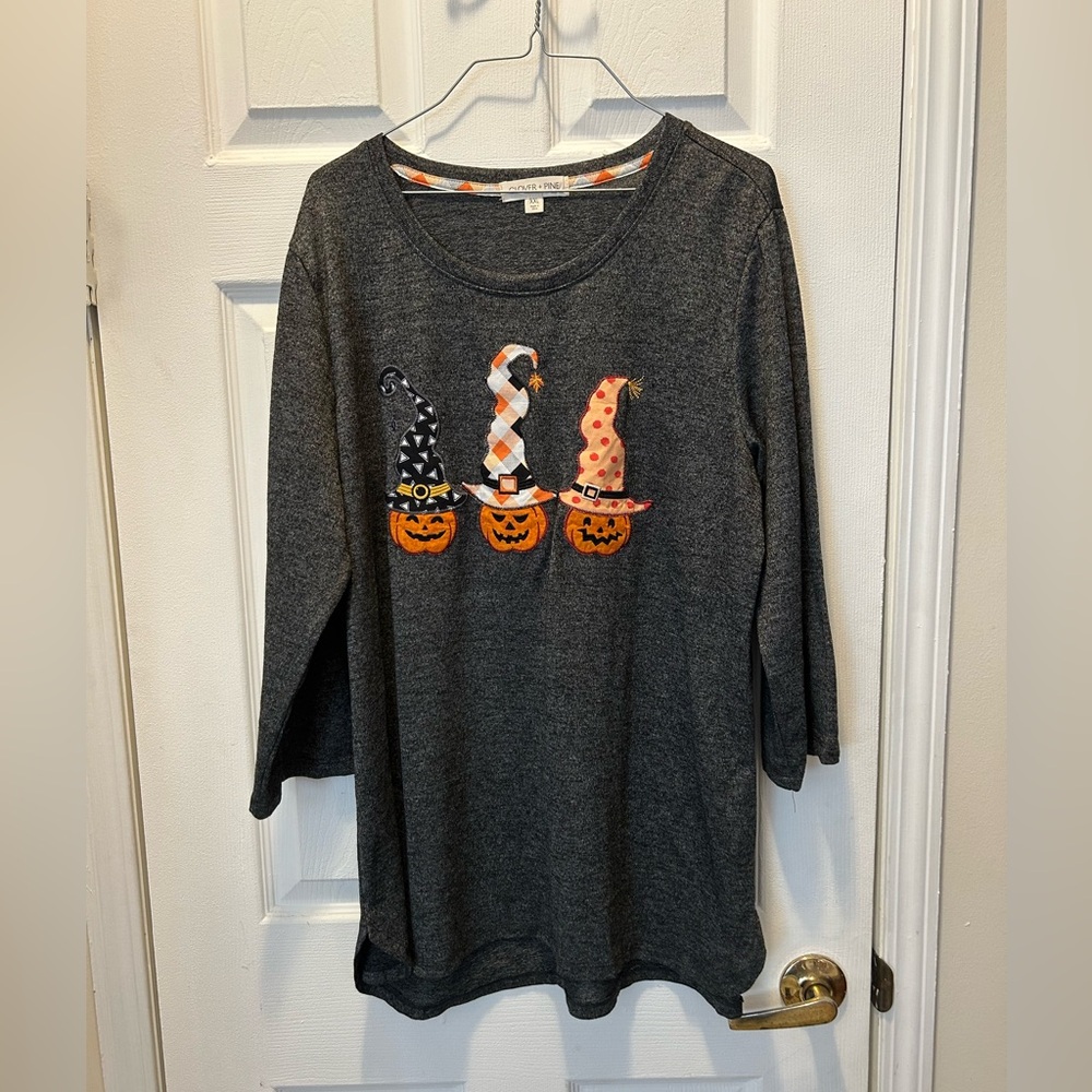 Clover + Pine Halloween pumpkin shirt xxl